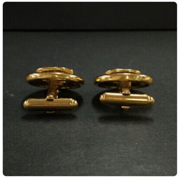Authentic CHANEL CC Logo Circle Gold Tone Cuff Links 💝 - Picture 4 of 5